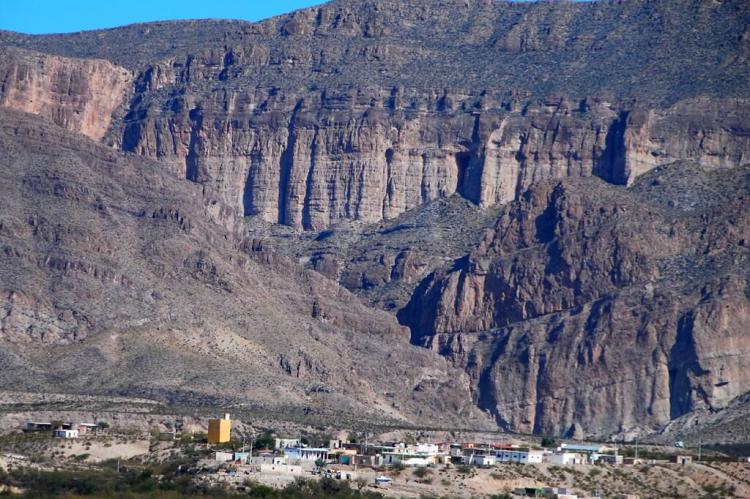 Boquillas in the shadow of the Sierra del Carmen, Mexico