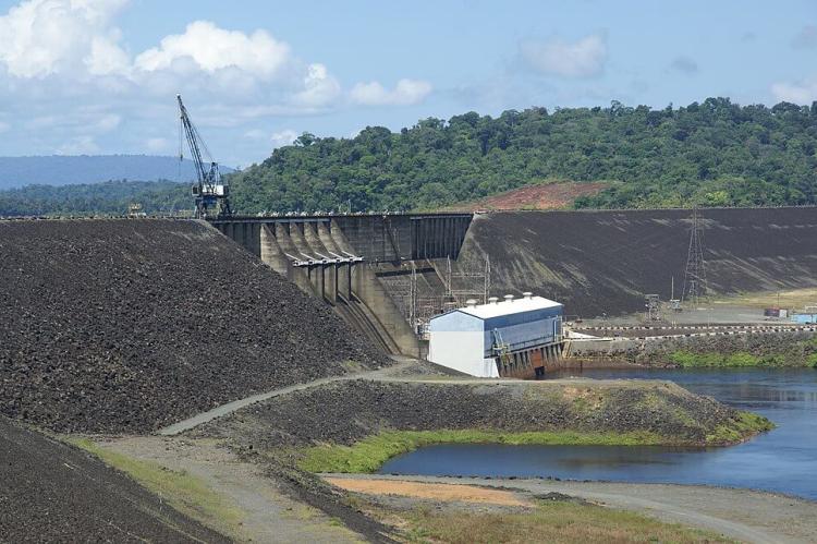 Brokopondo Dam, Suriname