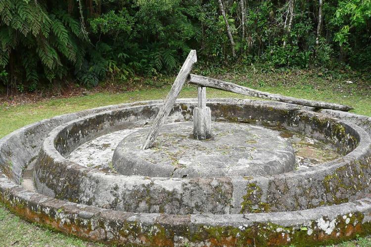 Mill to process beans - Molino de pilar - at historic coffee plantation Cafetal Isabelica