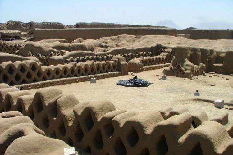 Adobe brick walls at Palacio Tschudi, Chan Chan, Huanchaco, Peru