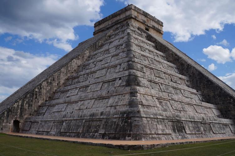 El Castillo Pyramid, Chichen-Itza, Mexico