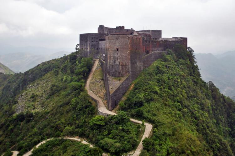 Citadelle Laferrière (Haiti) aerial view from an Army UH-60 Blackhawk during operation Unified Response