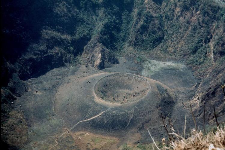 View of the crater, San Salvador Volcano