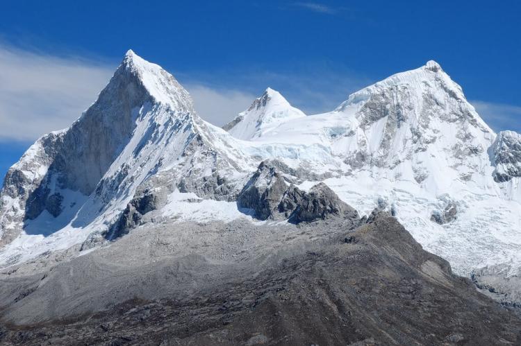 Huandoy peak (6395 m), Cordillera Blanca, Peru