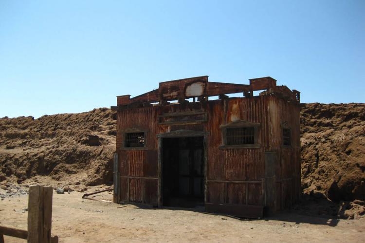 Rusty chapel in the Humberstone and Santa Laura Saltpeter Works