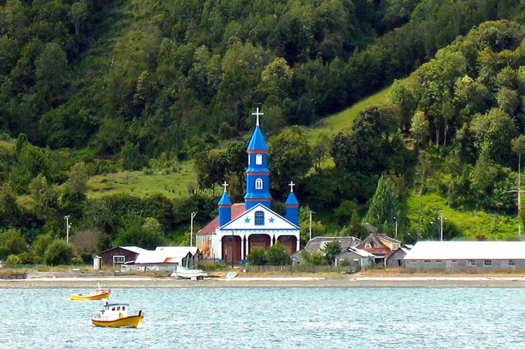 Iglesia de Tenaún, Isla Grande de Chiloé, Chile