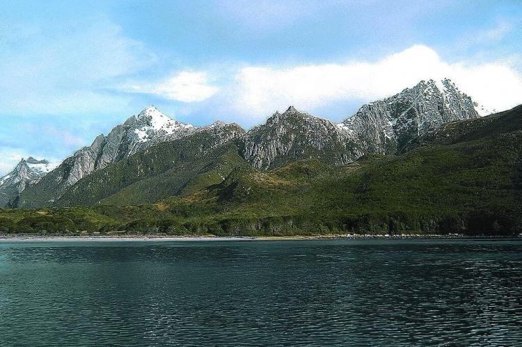 Isla de los estados, Puerto Cook