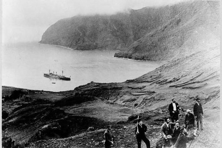 Image of Robinson Crusoe Island from Frank and Frances Carpenter's collection. The photo was taken sometime between 1890 and 1922.