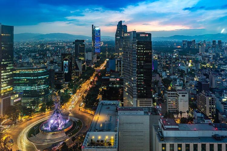 Evening panorama of Paseo de la Reforma Avenue, Cuauhtémoc, Mexico City