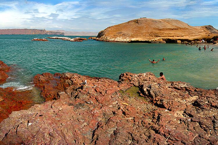 Playa Lagunillas, Paracas, Peru