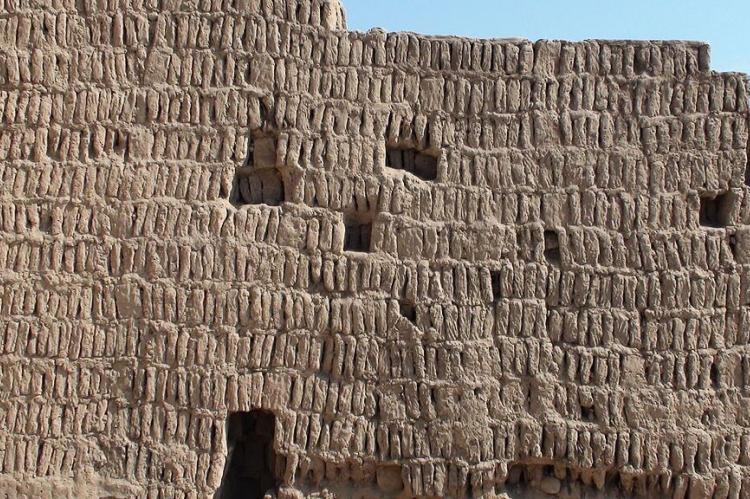 Wall made using the 'bookshelf technique' or adobitos, Huaca Pucllana, Miraflores, Peru