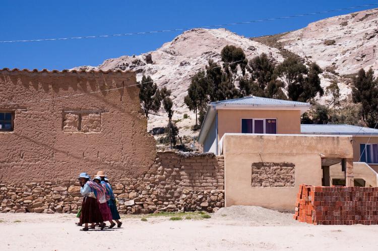 Quechua women, Isla del Sol, Bolivia