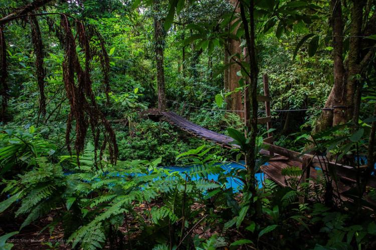 Footbridge over Rio Celeste Catarata (Costa Rica)