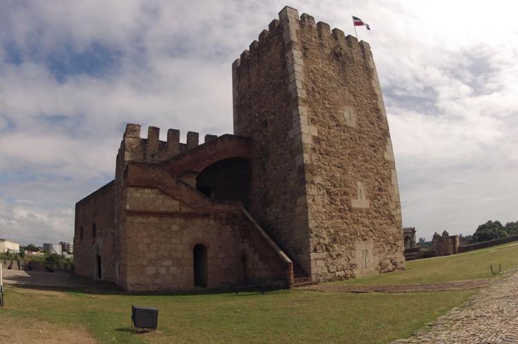 Strong Ozaleza, Santo Domingo (Dominican Republic)