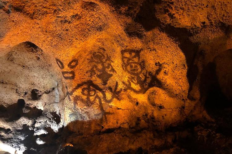 Taíno pictographs in Cuevas de las Maravillas, Dominican Republic