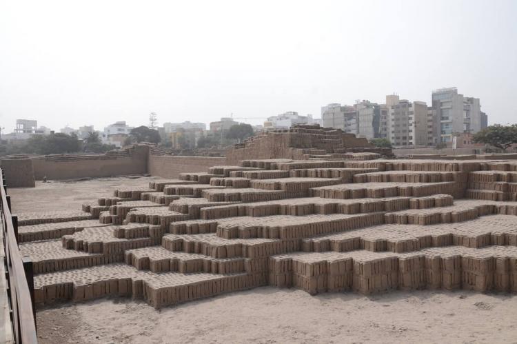 Exterior vista Huaca Pucllana, Miraflores, Peru