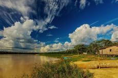Rverside community on the banks of the Juruá River, Brazil